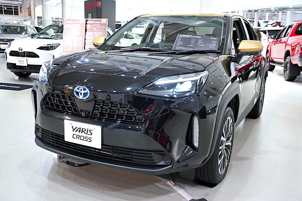 値下げします　Yaris Cross ブラックモデルカー GAZOOショッピング 1／30スケール ヤリスクロスミニカー ＜209