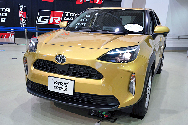 トヨタ ヤリスクロス X ゴールド Toyota Yaris Cross X : Gold | Car and Moto in Japan