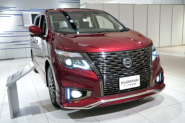 日産 エルグランド 250ハイウェイスター プレミアム アーバン