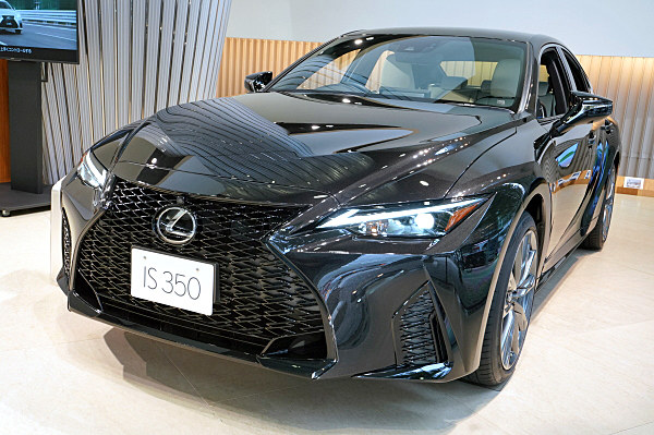 レクサス IS350 Fスポーツ ブラック Lexus IS350 F Sport : Black | Car and Moto in Japan