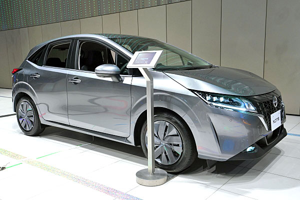 日産 ノート X グレー Nissan Note X : Gray | Car and Moto in Japan