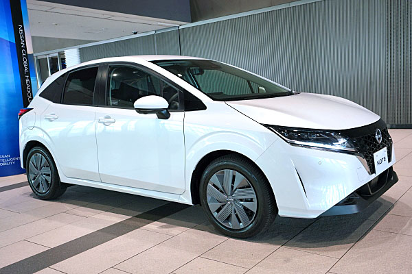 日産 ノート X ホワイト Nissan Note X : White | Car and Moto in Japan