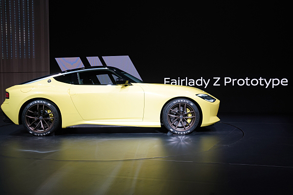 NISSAN フェアレディZ Prototype イエロー 4K ) Nissan Fairlady Z Prototype : Yellow - YouTube