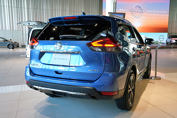 日産 エクストレイル 20Xi レザーエディション Vセレクション ブルー