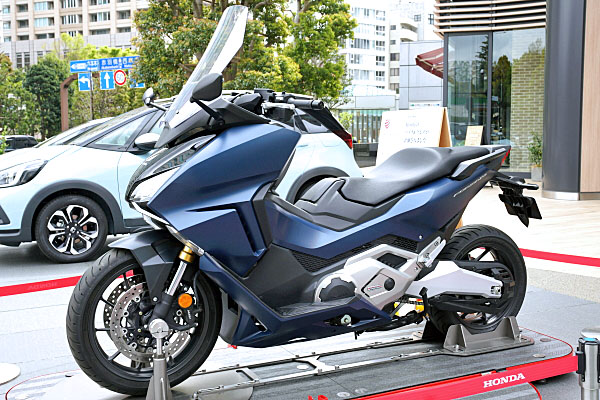 ホンダが「フォルツァ750」の2026年モデルを発表！ 5インチTFTメーターも搭載するGTコンセプトの大型スクーター【欧州】│WEBヤングマシン｜新車 バイクニュース に適合するフォルツァ750フォルツァ750フォルツァ750 2020 2021モーターサイクルアクセサリーバイク7/8 "ハンドルグ