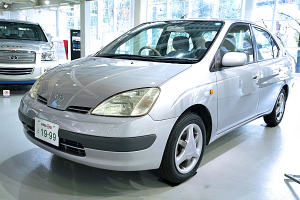 トヨタ プリウス 1997 NHW10 Toyota Prius 1997 NHW10 | Car and Moto