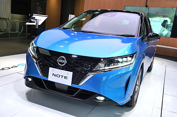 日産 ノート X ブルー / ブラック Nissan Note X : Blue / Black | Car