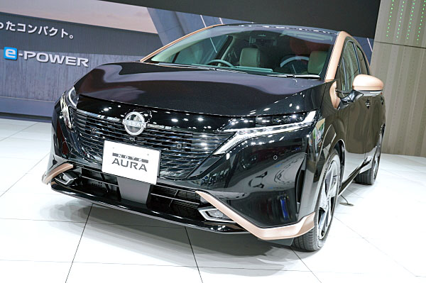 日産 オーラ G レザーエディション ブラック / カッパー Nissan