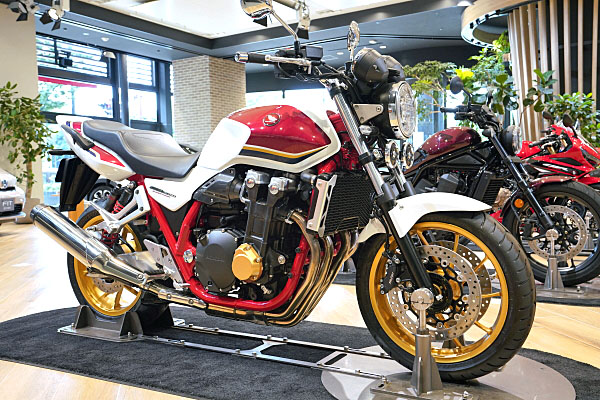 ホンダ CB1300 スーパーフォア ホワイト Honda CB1300 Super