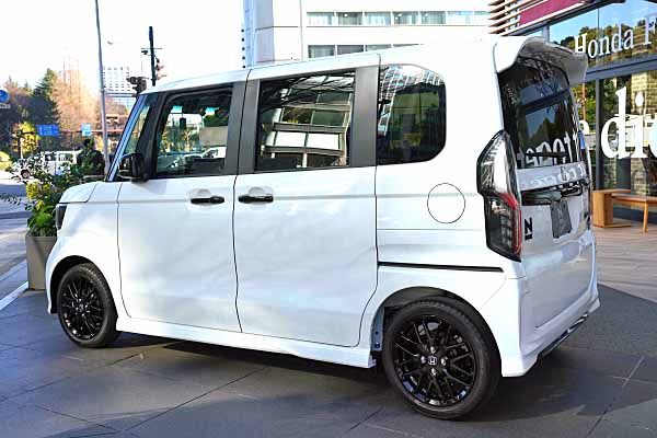 ホンダ N-BOX カスタム Lターボ スタイルプラス ブラック ホワイト Honda N-BOX Custom L Turbo Style+  Black : White | Car and Moto in Japan