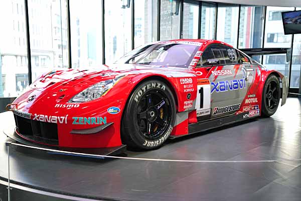 AUTOart - 絶版未展示品 1/18 日産 フェアレディ Z JGTC 2004