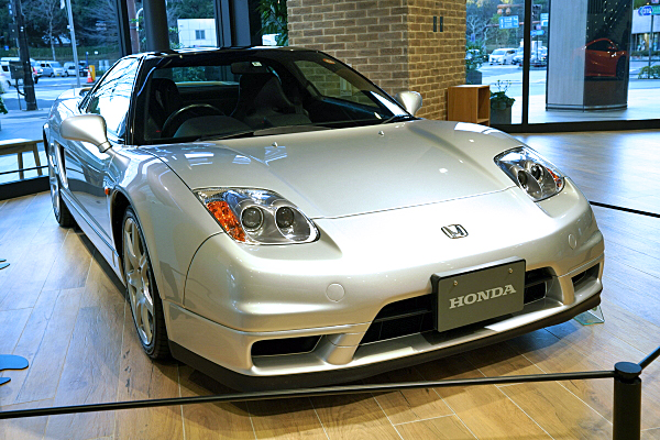 エブロ（絶版品）ホンダNSXタイプ2001 東京モーターショー（ホワイト） Kyosho 1/64 2001 JGTC ACURA HONDA NSX MOBIL1 #64 Racing