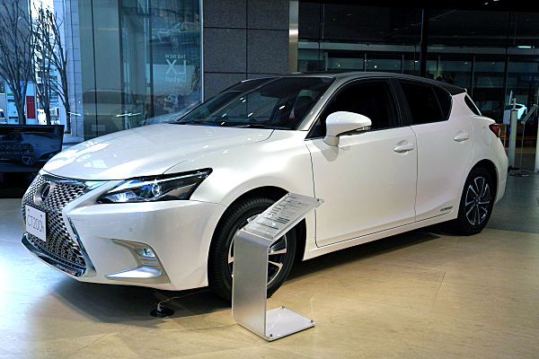レクサスct200h 215/40ZR18 2012 Lexus CT200h with 18x9.5 35 Anovia Kano and 215/40R18