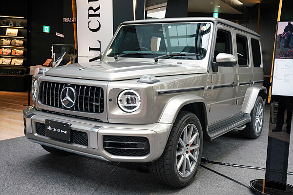 メルセデス・AMG G63 シルバー Mercedes-AMG G63 : Silver | Car and