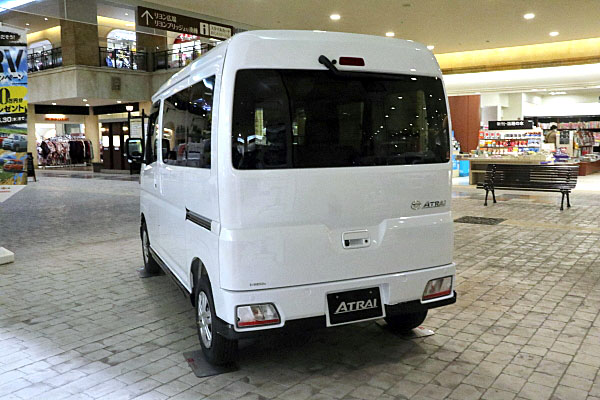 ダイハツ アトレー RS ホワイト Daihatsu Atrai RS : White | Car and