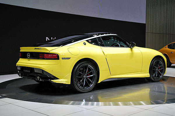 日産 フェアレディ Z バージョンST プロトタイプ イエロー