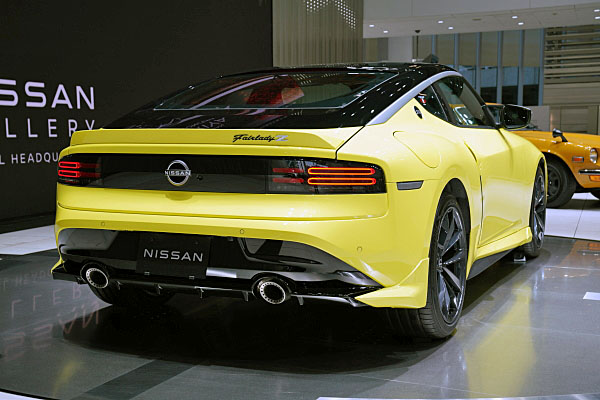 NISSAN フェアレディZ Prototype イエロー The New Nissan Z Proto Spec in Ikazuchi Yellow Pearl