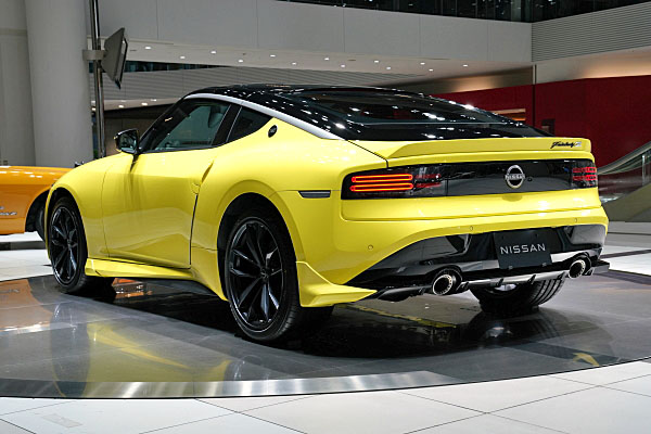 日産 フェアレディ Z バージョンST プロトタイプ イエロー
