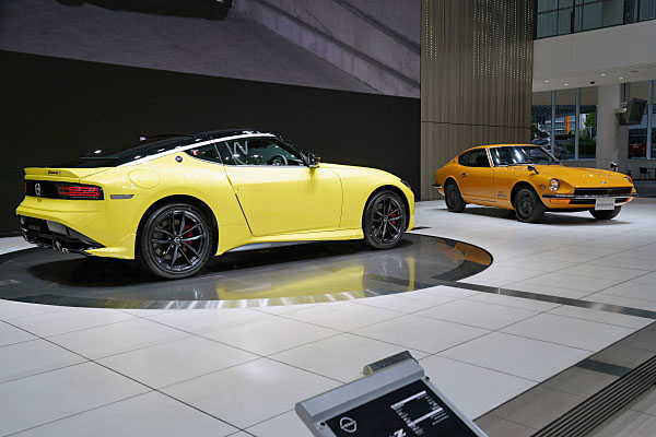 日産 フェアレディ Z バージョンST プロトタイプ イエロー