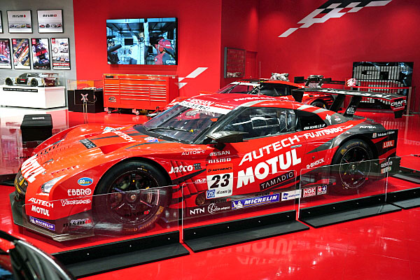 エブロ1/43 日産モチュールオーテックGT-RスーパーGT500 2013 Amazon | エブロ 1/43 モチュール オーテック GT-R スーパー GT