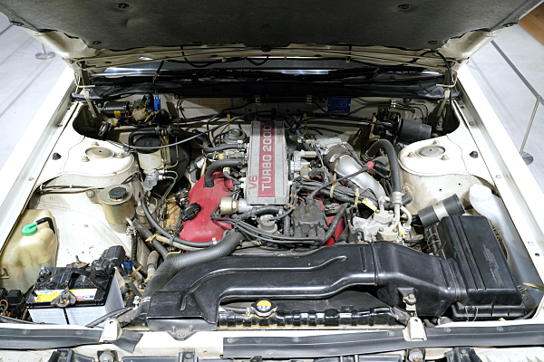 日産 ローレル 4ドア ハードトップ ターボメダリスト 1984 Nissan