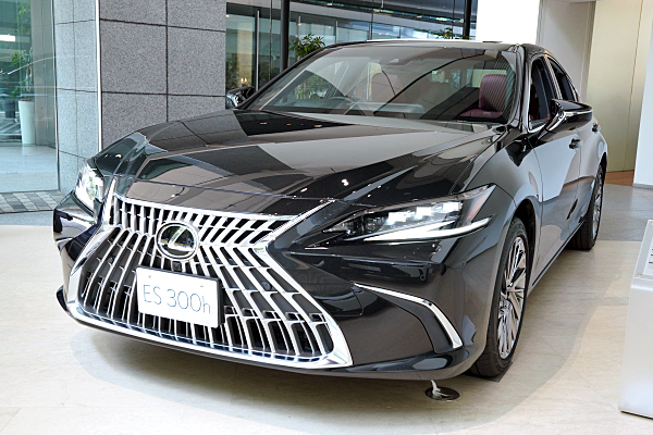 レクサス ES300h グレイスフルエスコート ブラック Lexus ES300h