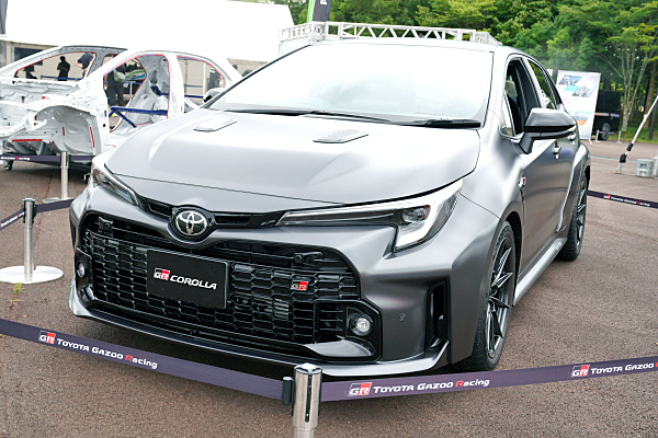 トヨタ GRカローラ 1/64 スーパーホワイトII Hobby Japan] Toyota GR