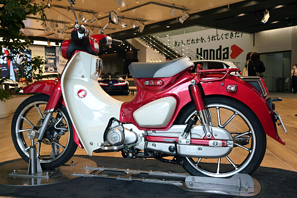 ホンダ スーパーカブ C125 レッド Honda Super Cub C125 : Red ホンダ スーパーカブ C125 レッド Honda Super Cub C125 : Red