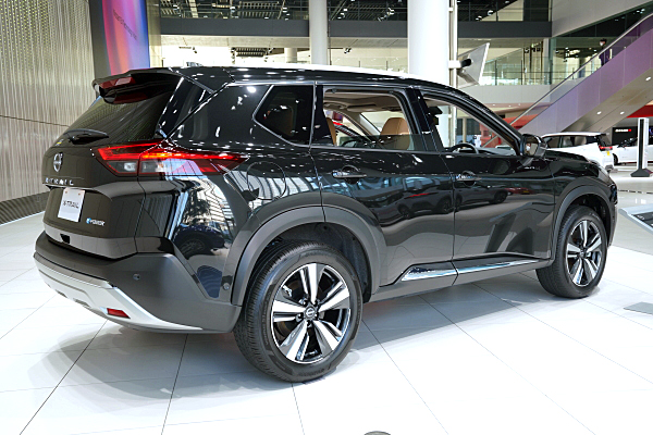 日産 エクストレイル G ブラック Nissan X-Trail G : Black | Car and