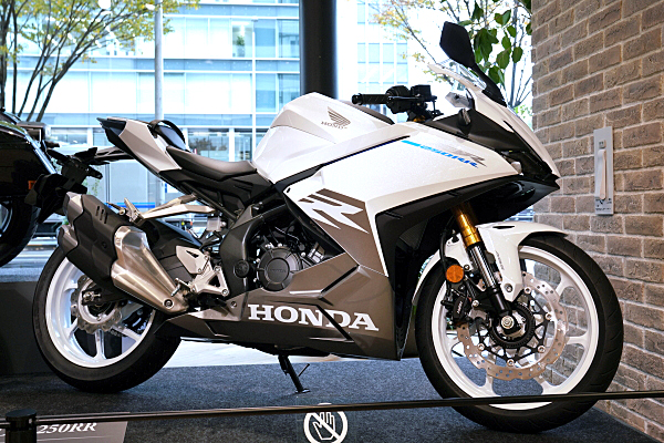 Honda CBR250RR ホワイト ホンダ「CBR250RR」2020年モデル発表 カラー