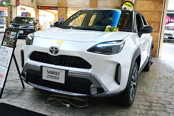 トヨタ ヤリスクロス Z アドベンチャー ホワイト / ブラック Toyota
