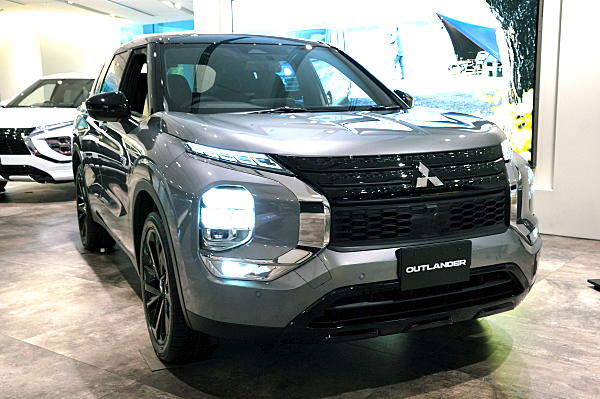NITRO POWER/DERINGER アウトランダーPHEV GG系 ホイール2本セット【17 