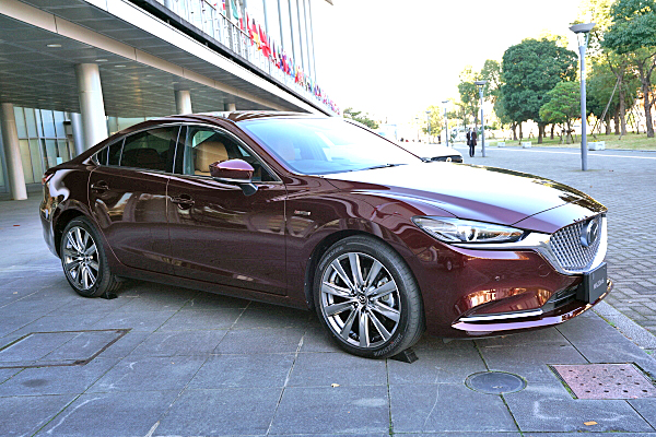 マツダ6 XD 20th アニバーサリーエディション レッド Mazda6 XD 20th