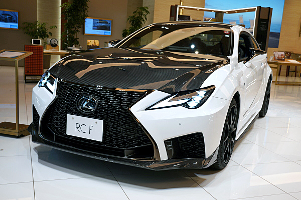 レクサス RC F パフォーマンスパッケージ ホワイト Lexus RC F