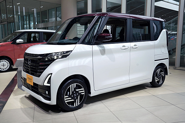 日産 ルークス ハイウェイスター nissan roox 日産 ルークス ハイウェイスター X プロトタイプ ホワイト / カシス