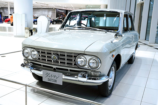 ダットサン ブルーバード 1200 デラックス 1964 P410 Datsun