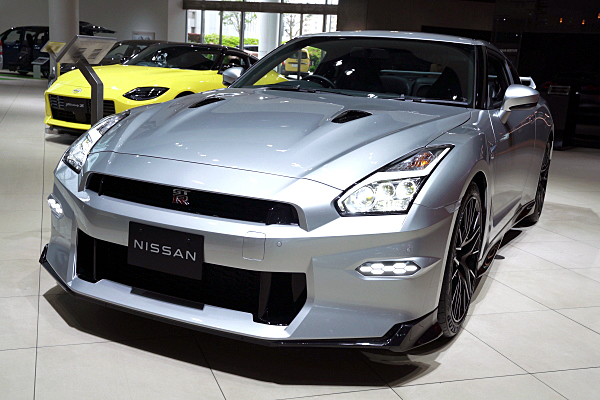 日産 GT-R プレミアムエディション シルバー Nissan GT-R Premium