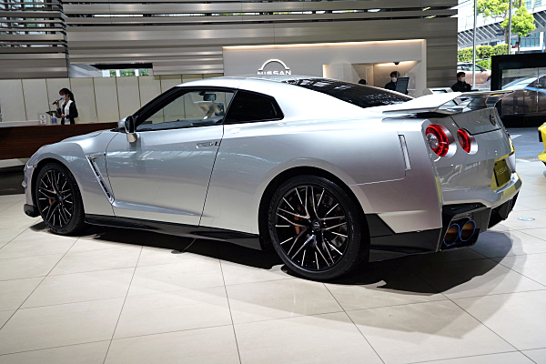 日産 GT-R プレミアムエディション シルバー Nissan GT-R Premium