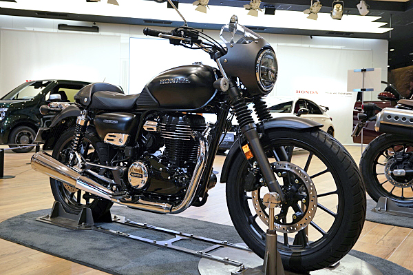 ホンダ GB350 マットブラック + 純正アクセサリー Honda GB350 : Matt