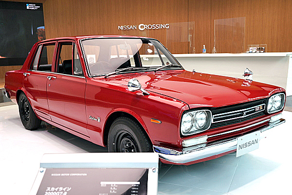 Nissan Skyline 2000 GT-R PGC10 赤 1969年式 Walkaround: A perfect 1969 PGC10 Nissan Skyline GT-R - YouTube