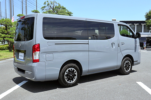 日産 キャラバン グランド プレミアムGX プロスタイル グレー