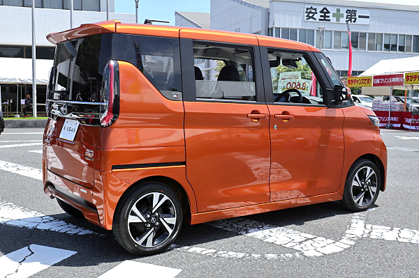 日産 ルークス ハイウェイスター G ターボ オレンジ Nissan Roox
