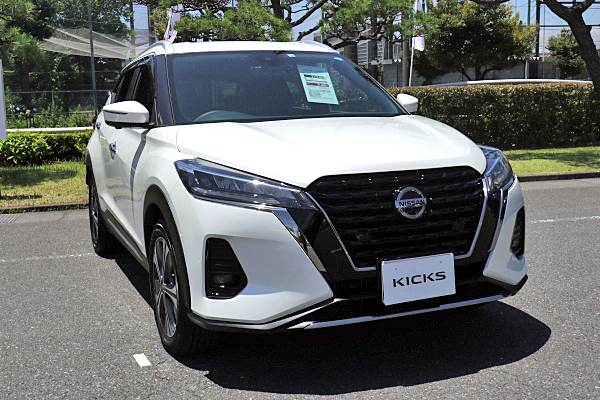 日産 キックス X FOUR スタイルエディション ホワイト Nissan