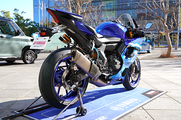 ヤマハ YZF-R7 ファクトリーレーシングスタイル Yamaha YZF-R7