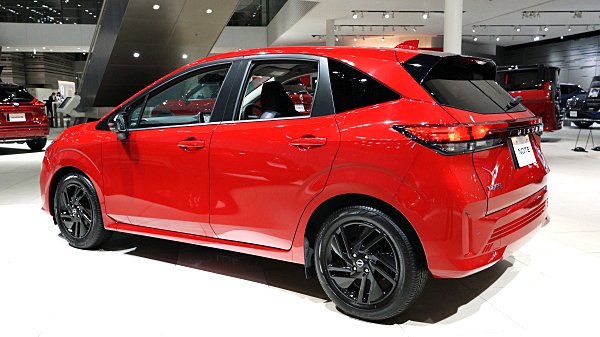 日産 ノート 赤 日産 ノート X 90周年記念車 レッド Nissan Note X 90th