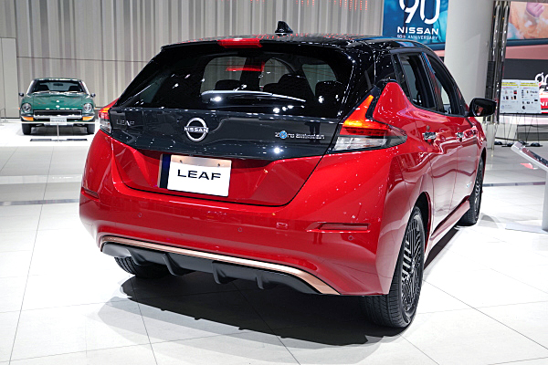 リーフ 日産 リーフ e+ X 90周年記念車 レッド / ブラック Nissan Leaf e+ X
