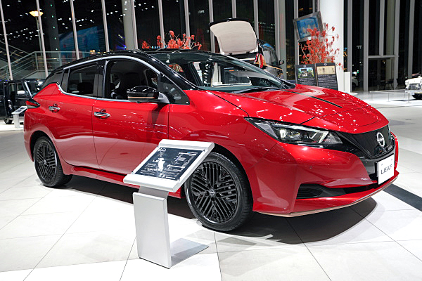 日産 リーフ e+ X 90周年記念車 レッド / ブラック Nissan Leaf e+ X 日産 リーフ e+ X 90周年記念車 レッド / ブラック Nissan Leaf e+ X
