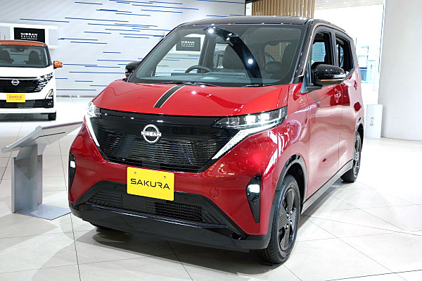 日産 サクラ X 90周年記念車 レッド / ブラック Nissan Sakura X