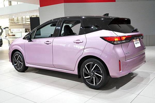 日産 ノート X フォー モーブ / ブラック Nissan Note X FOUR : Mauve