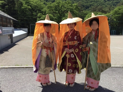 同じグループの人と一緒に